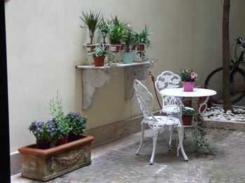 Domus Dea Couette-café Rome