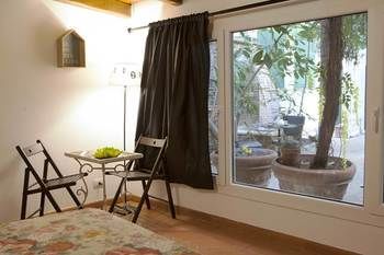 Domus Dea Couette-café Rome
