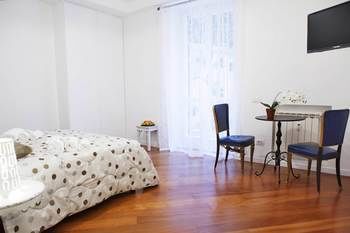 Domus Dea 3* Rome